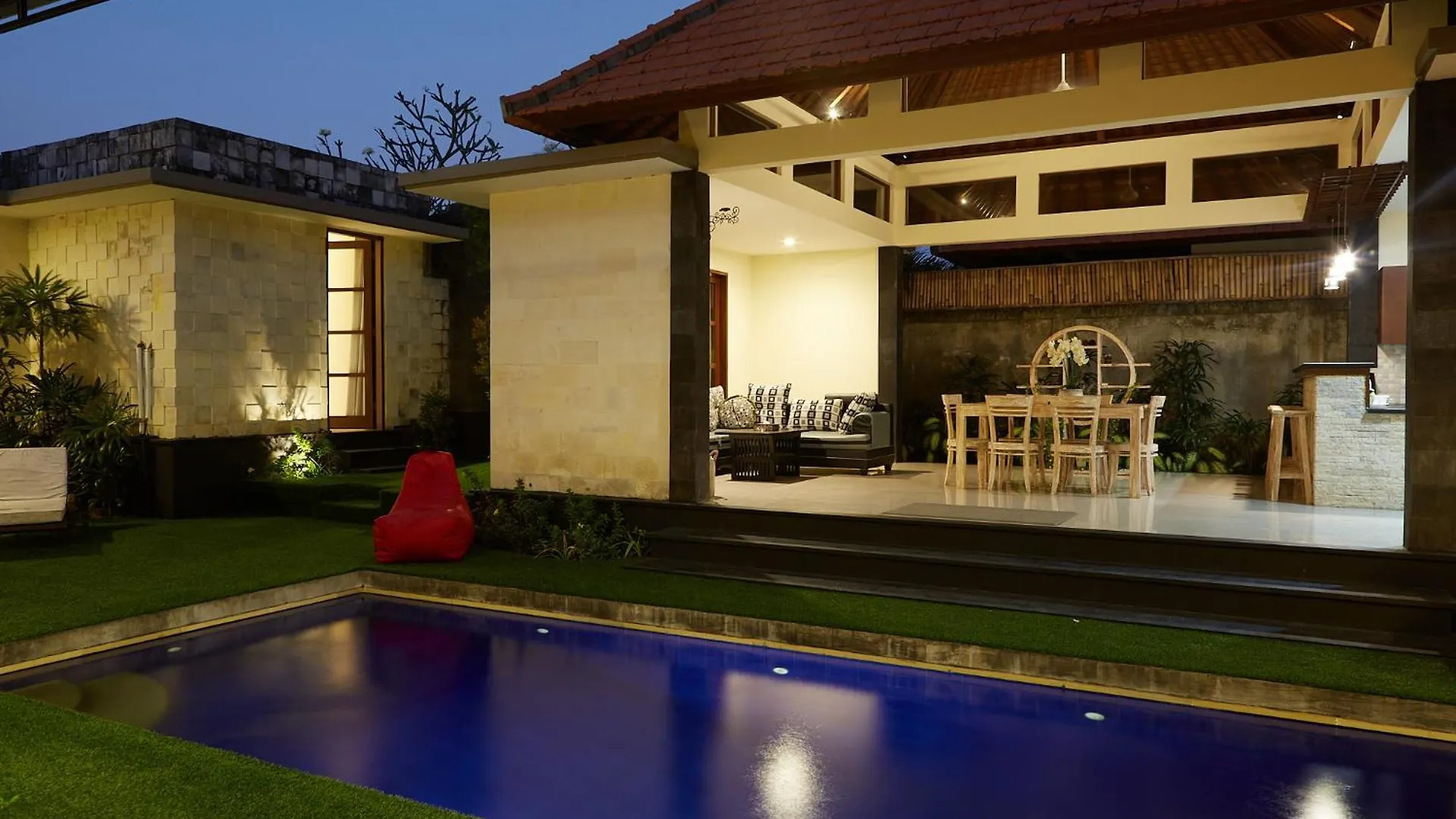 Villa Nicola Seminyak 0*,  Indonesië